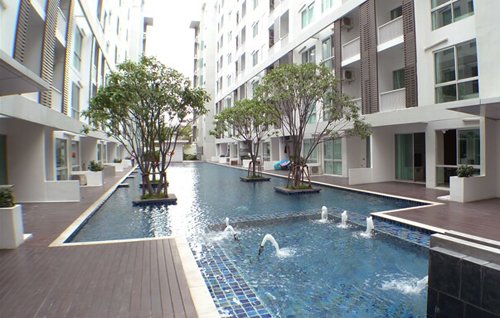 a space Asoke-Ratchada condominium